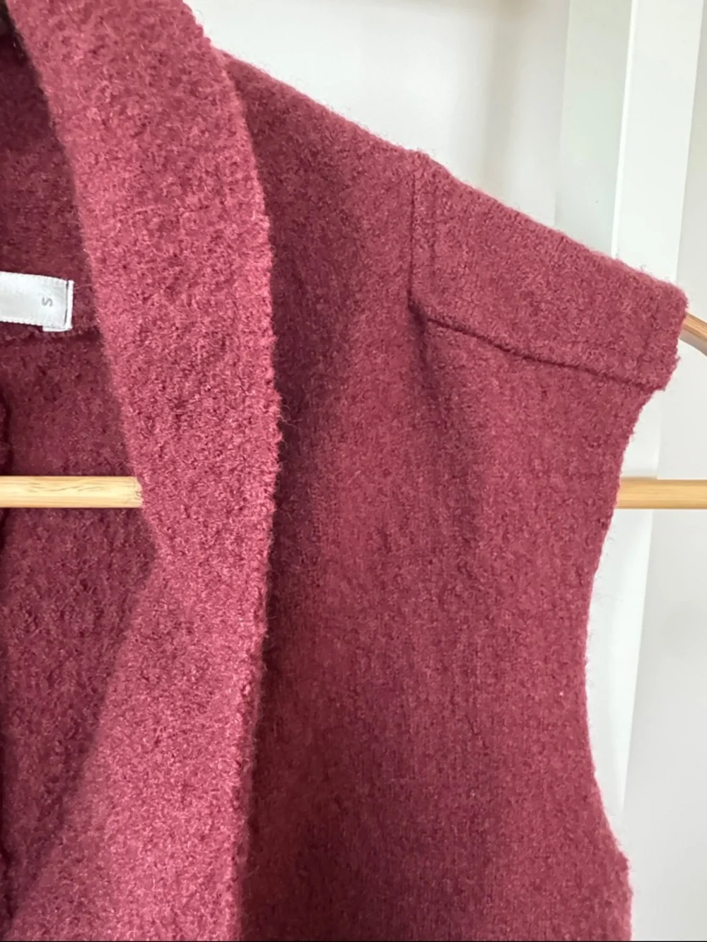 cut loose Burgundy Sleeveless Button Vest - Picture 4 of 6